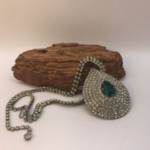 Celebrity NY vintage rhinestone and glass green stone necklace/brooch